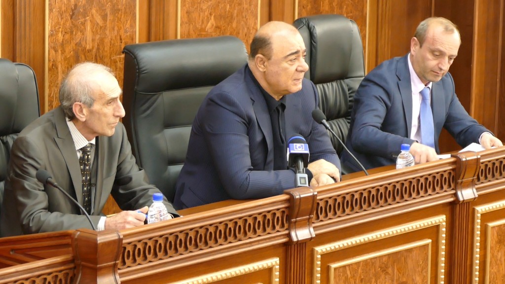02180003.00_04_23_26.неподвижное изображение016