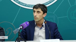 Zvuk 1.00_09_25_08.неподвижное изображение038