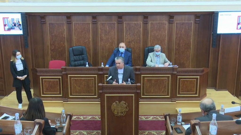 Вложенный эпизод 04.00_38_41_15.неподвижное изображение002