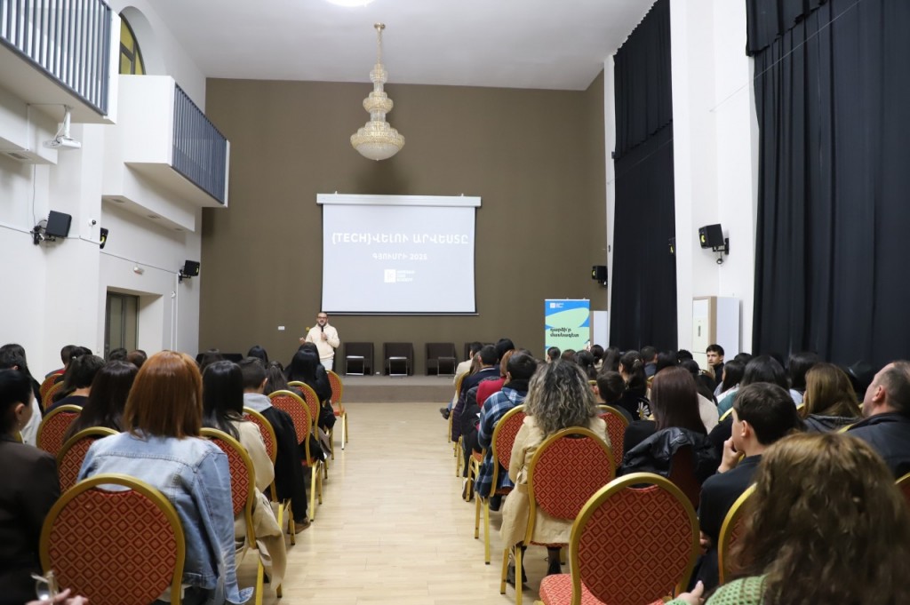 gallery_17618213761761821376690342c057138