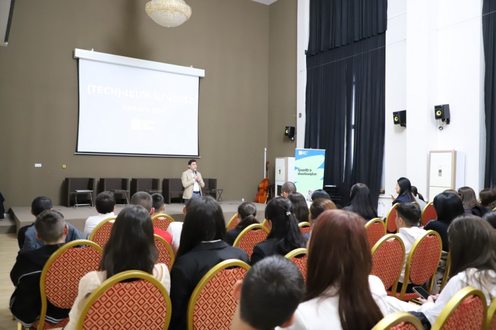 gallery_17618216561761821656690343d8c8dba