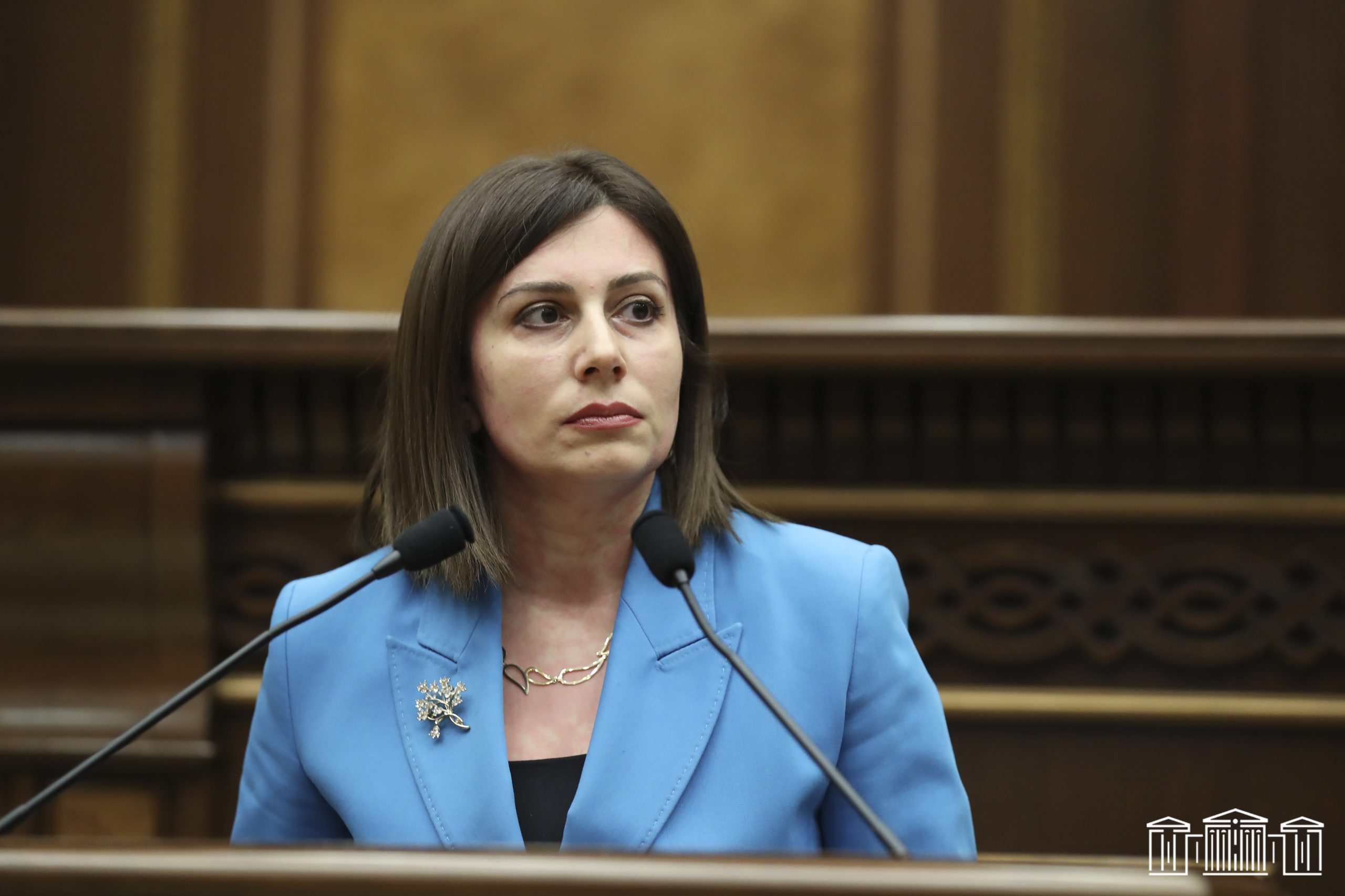 96c90de6b37b117de88e9cd828a74611