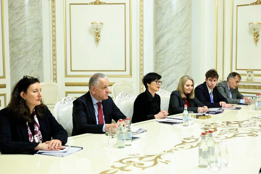 9514fae6-09b7-40c3-9a92-6d012eb120cb