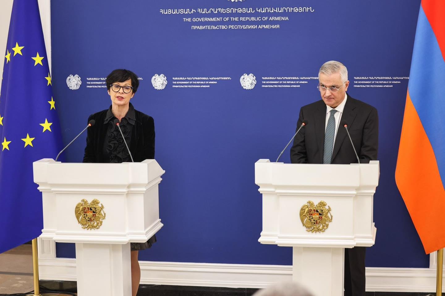 99df08f8-bd0b-4442-b3e6-4ebe41504ae1